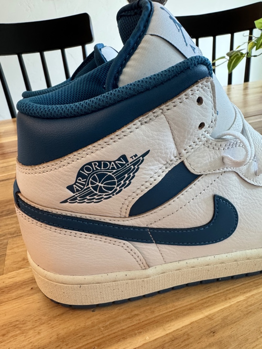 Nike Air Jordan 1 Mid Sneakers - Picture 6 of 8